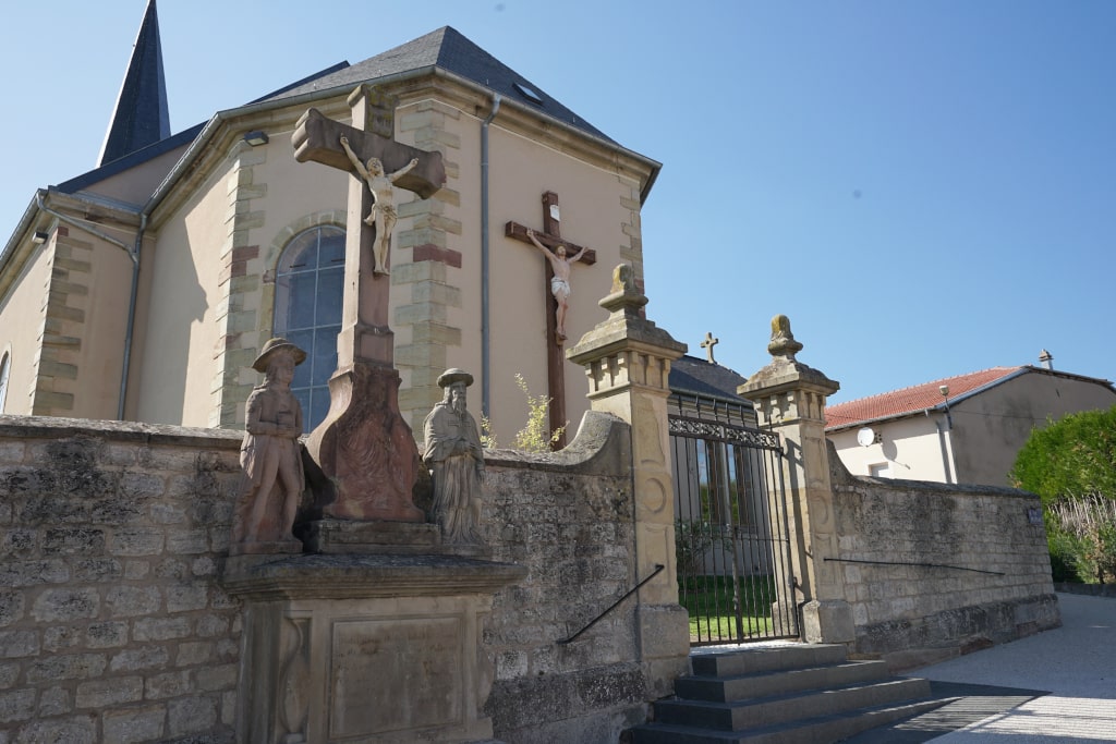 Entrée église Commune Freybouse Casas - Moselle