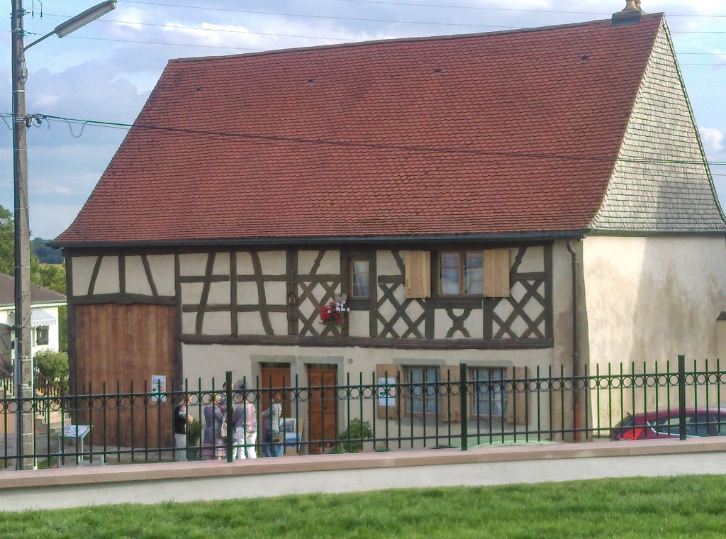 Maison BONERT à pan de bois Commune Hellimer - Casas - Moselle